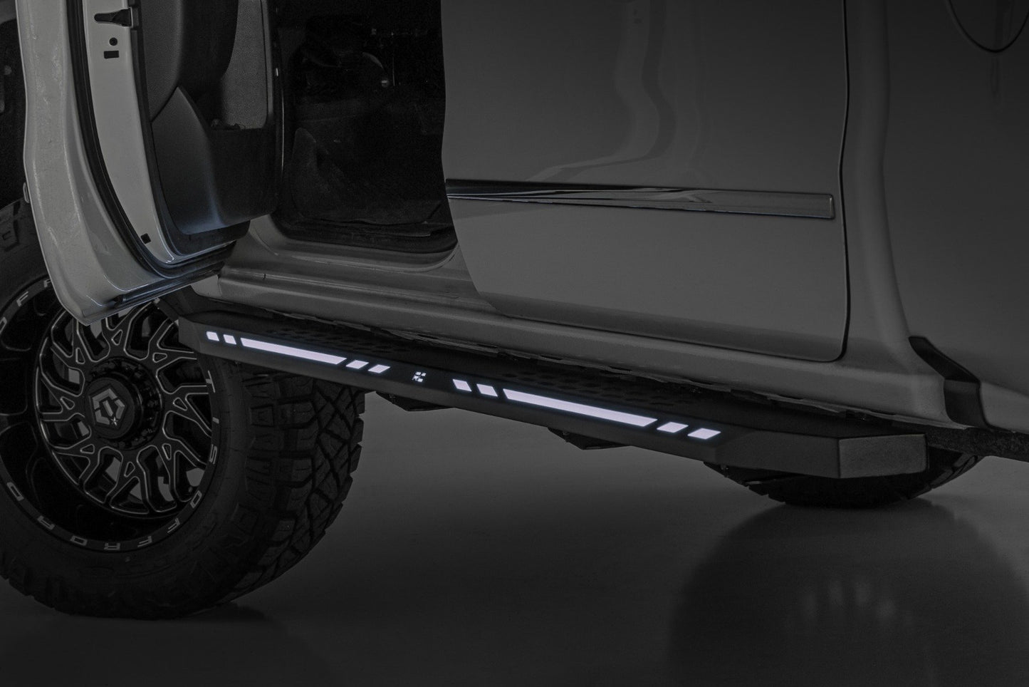 AC2 Running Boards | Amber/White | Crew Cab | Chevy/GMC 1500 (2007-2018)