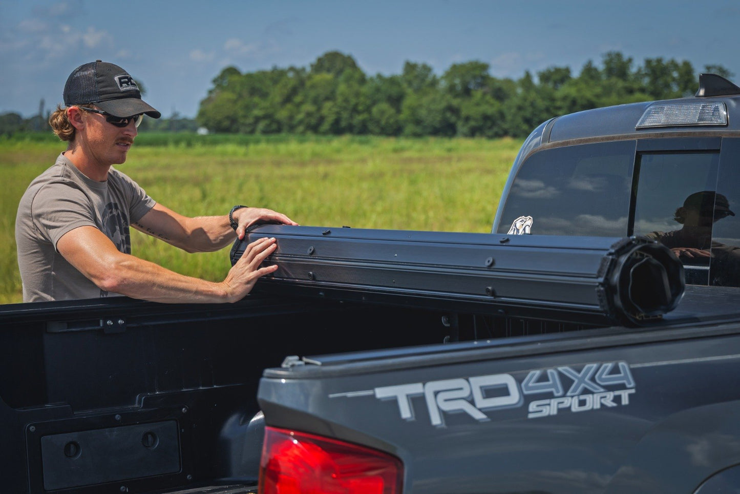 Hard Roll Up Bed Cover | 5' Bed | Toyota Tacoma 2WD/4WD (2016-2023)