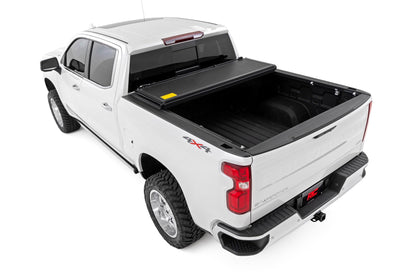 Hard Low Profile Bed Cover | 5'9" Bed | Rail Caps | Chevy/GMC 1500/2500HD/3500HD (14-19 & Classic)