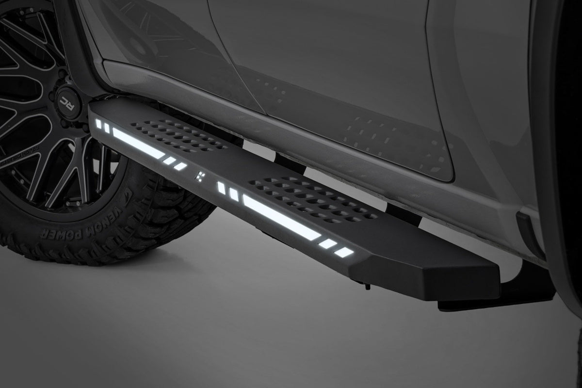 AC2 Running Boards | Amber/White | Crew Cab | Chevy/GMC 1500/2500HD/3500HD (19-26 & Refresh)