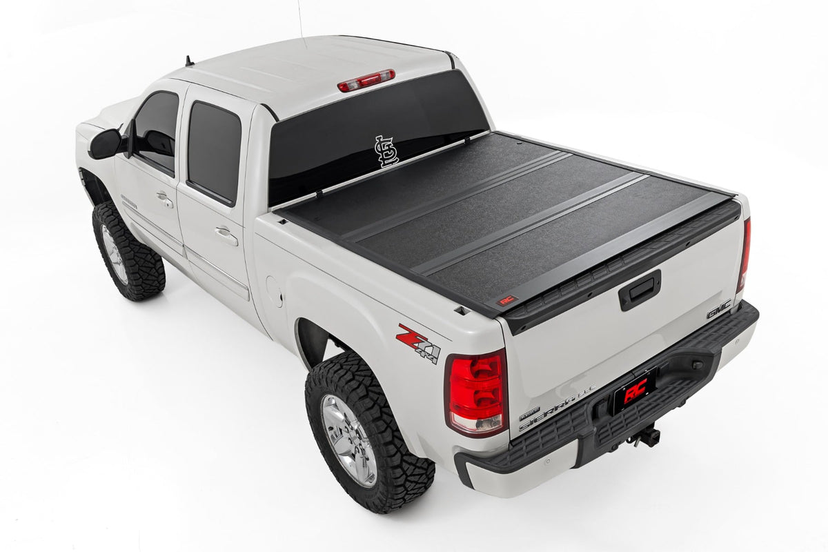 Hard Low Profile Bed Cover | 5'9" Bed | No Rail Caps | Chevy/GMC 1500 (07-13)