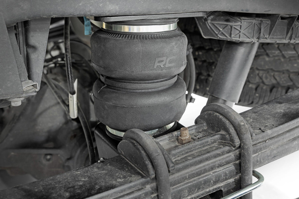 Air Spring Kit w/ compressor | Ford F-250/F-350 Super Duty 4WD (2017-2025)