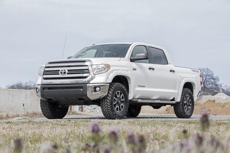 2.5-3IN Toyota Tundra LEVELING KIT (07-20 TUNDRA 4WD)