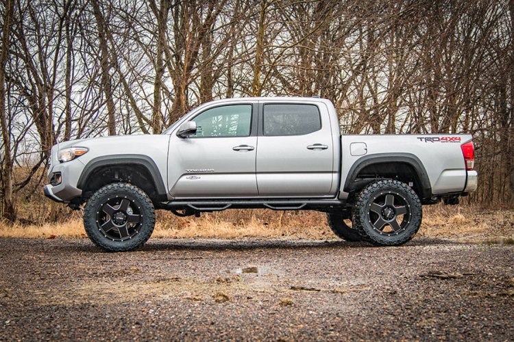 4" Toyota Tacoma SUSPENSION LIFT KIT (16-21 TACOMA 4WD/2WD)