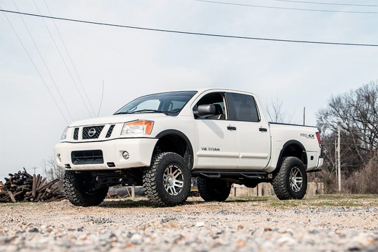 4" Nissan Titan SUSPENSION LIFT KIT (04-15 NISSAN TITAN)