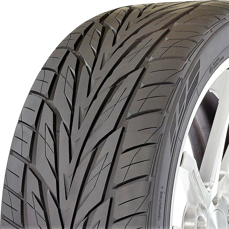 265/40R22 Toyo Tires Proxes ST III